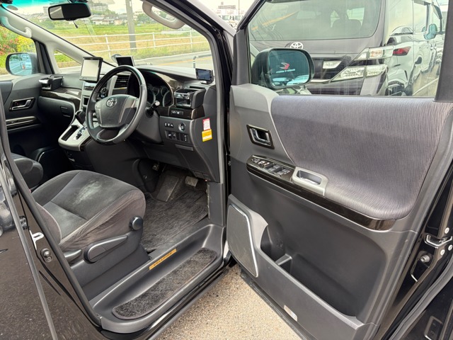 2010 Toyota Vellfire – thumbnail 2