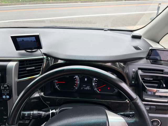 2010 Toyota Vellfire – thumbnail 4