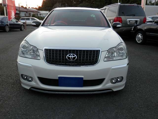 2005 Toyota Crown Majesta – thumbnail 2