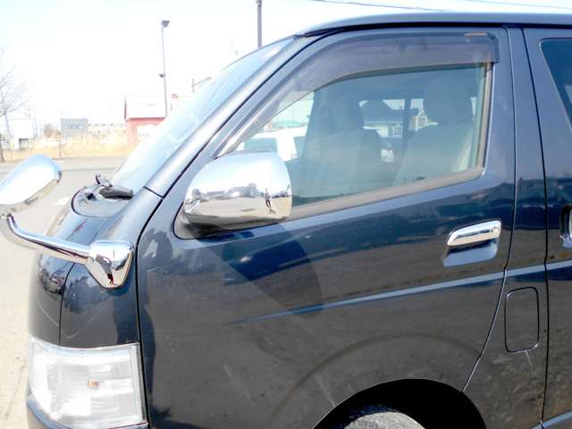 2005 Toyota Hiace – thumbnail 3