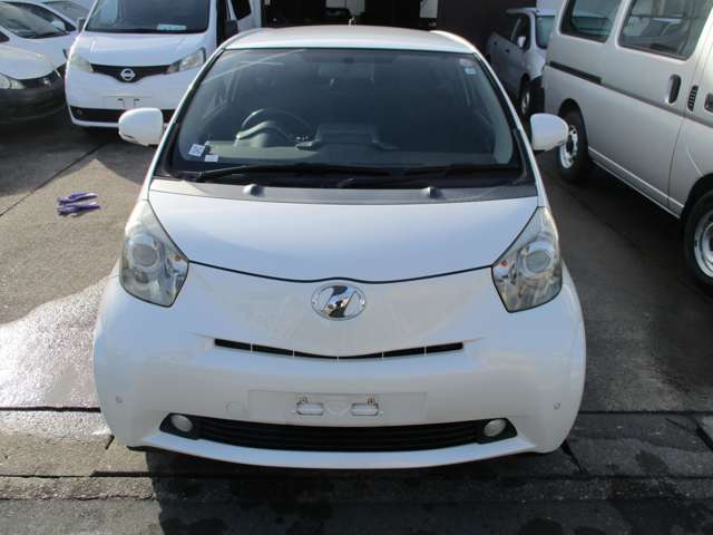 2009 Toyota iQ – thumbnail 3