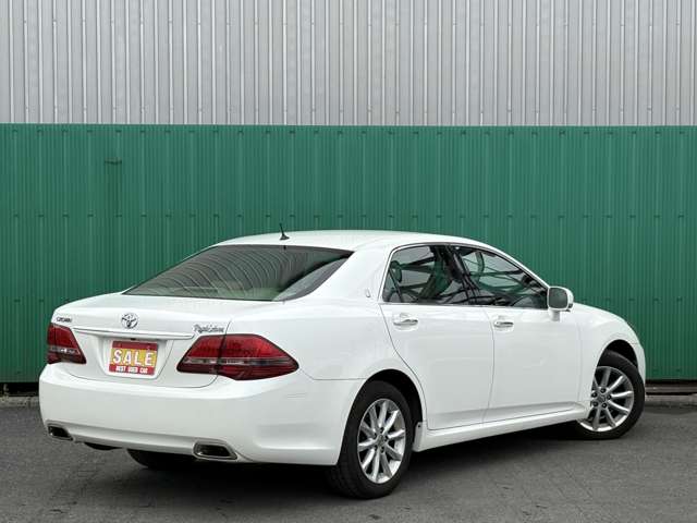 2009 Toyota Crown Royal – thumbnail 2