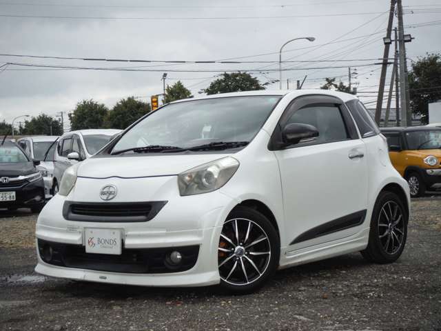 2010 Toyota iQ – thumbnail 4