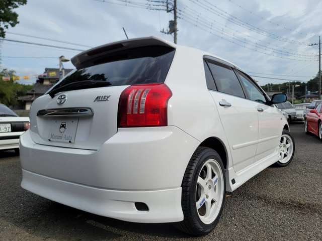2003 Toyota Alex – thumbnail 2