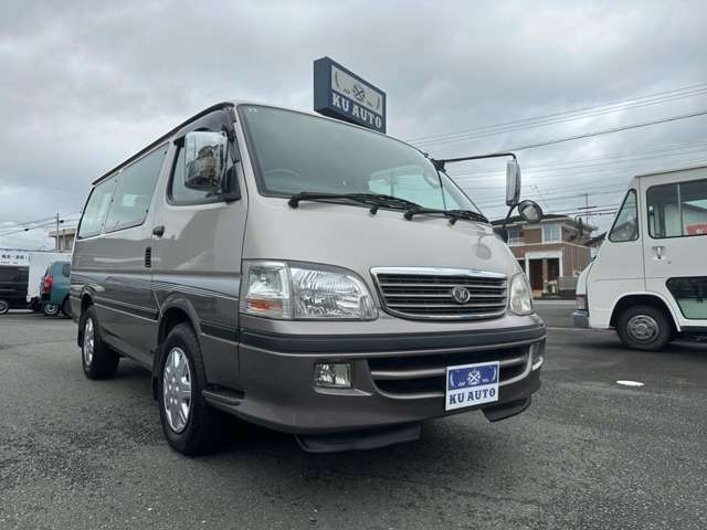 2001 Toyota Hiace – thumbnail 3