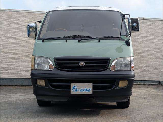 1999 Toyota Hiace – thumbnail 2