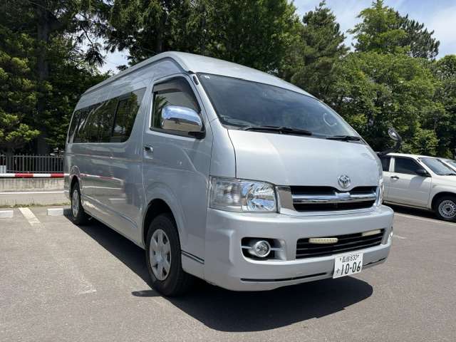 2006 Toyota Hiace – thumbnail 2