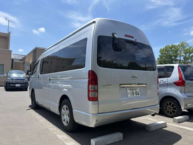 2006 Toyota Hiace – thumbnail 3