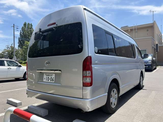 2006 Toyota Hiace – thumbnail 4