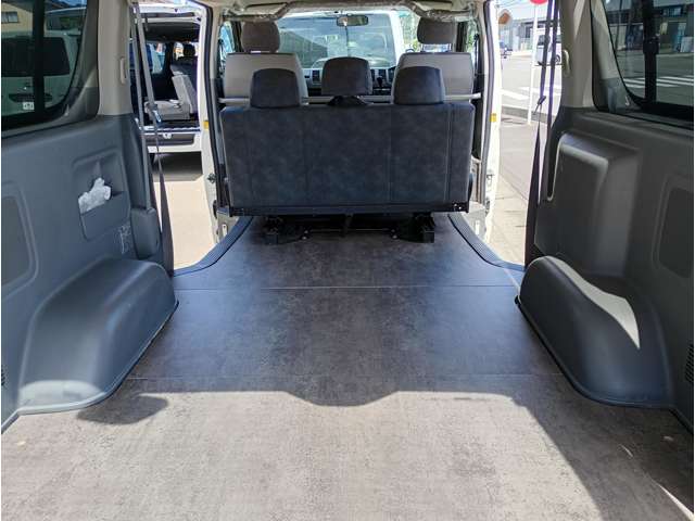 2008 Toyota Regius Ace – thumbnail 3