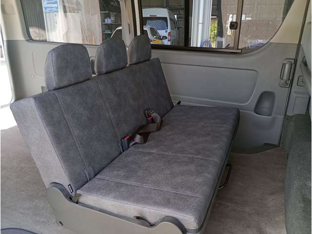 2008 Toyota Regius Ace – thumbnail 4