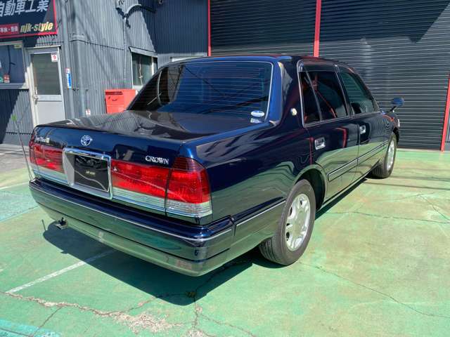 2002 Toyota Crown Sedan – thumbnail 2