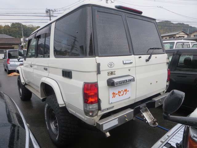 2003 Toyota Land Cruiser 70 – thumbnail 3