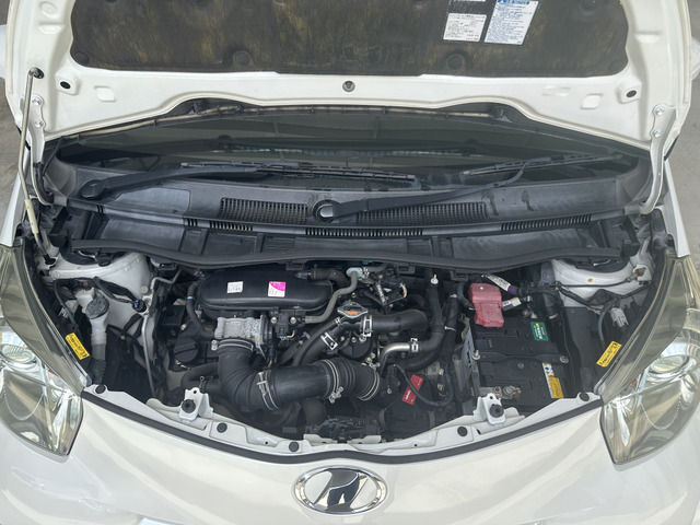 2010 Toyota iQ – thumbnail 4
