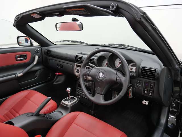 2007 Toyota MR-S – thumbnail 3