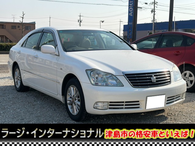 2004 Toyota Crown Royal