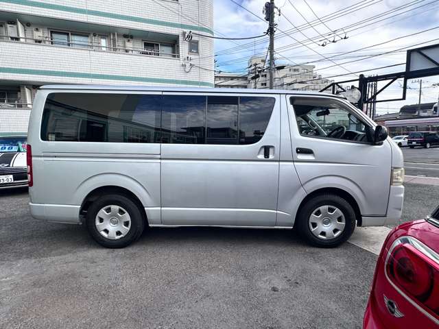 2008 Toyota Regius Ace – thumbnail 4