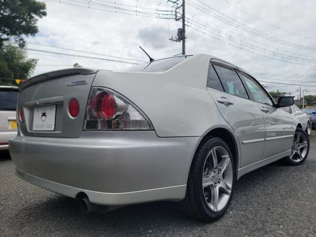 2002 Toyota Altezza – thumbnail 2