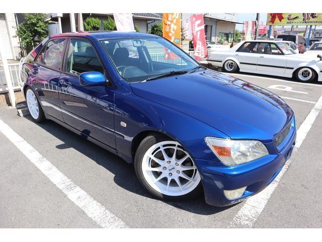 2001 Toyota Altezza – thumbnail 3
