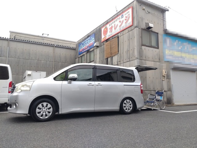 2010 Toyota Noah