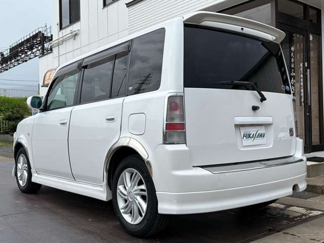 2005 Toyota bB – thumbnail 2
