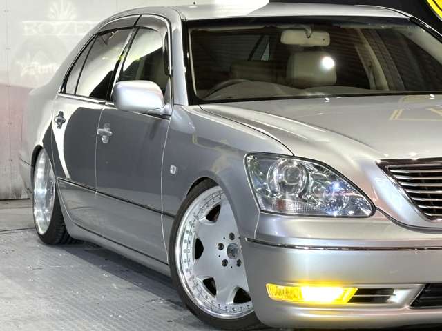 2003 Toyota Celsior – thumbnail 3