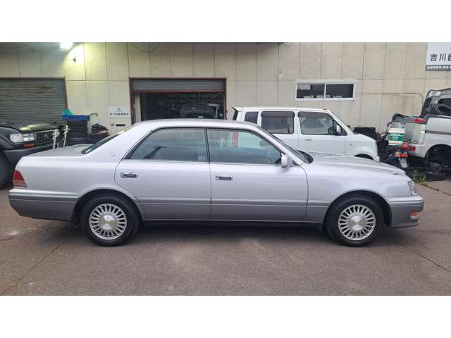 1999 Toyota Crown – thumbnail 4