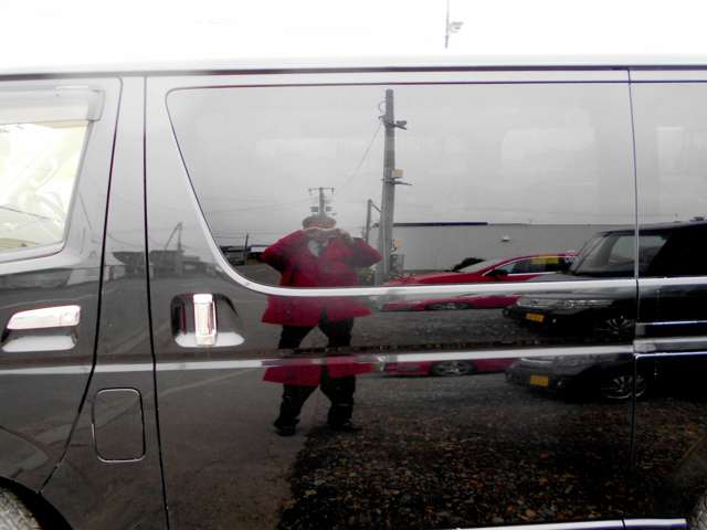 2010 Toyota Regius Ace – thumbnail 4