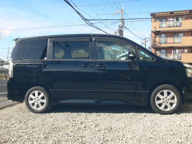 2008 Toyota Voxy – thumbnail 2