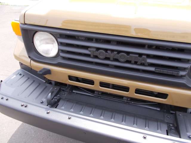1993 Toyota Land Cruiser 70 – thumbnail 4
