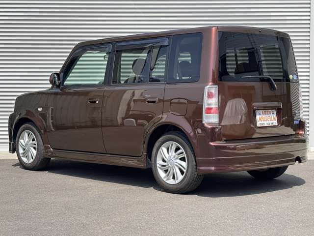 2005 Toyota bB – thumbnail 2