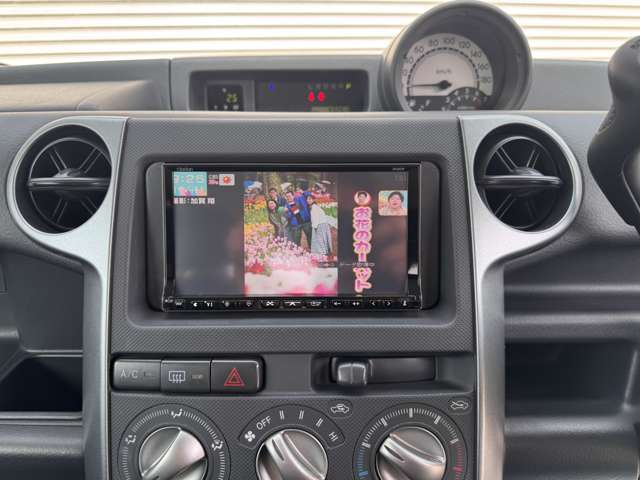 2005 Toyota bB – thumbnail 4