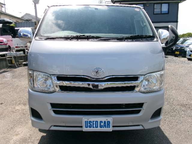 2010 Toyota Regius Ace – thumbnail 2