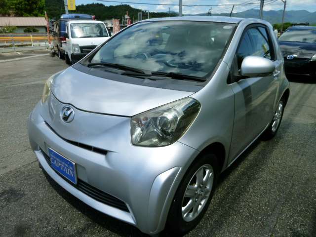 2009 Toyota iQ – thumbnail 3