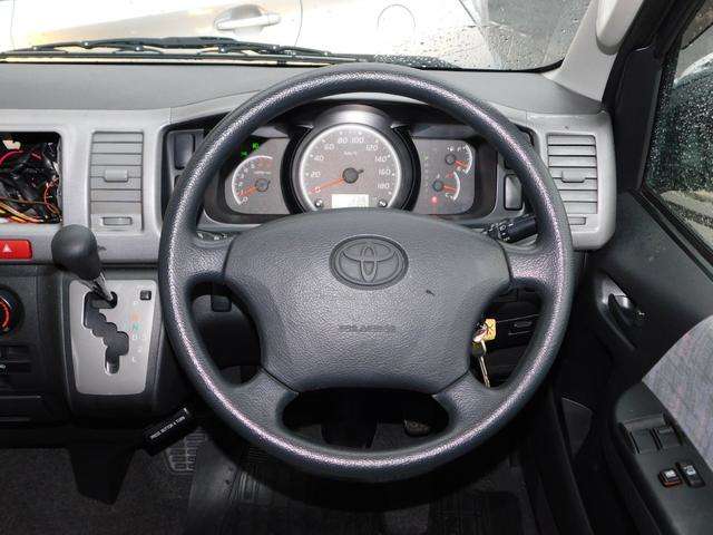 2007 Toyota Hiace – thumbnail 3