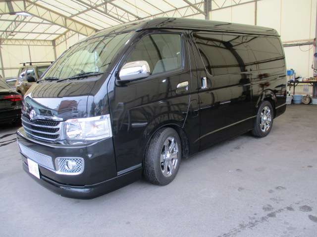 2008 Toyota Regius Ace – thumbnail 3