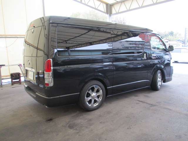 2008 Toyota Regius Ace – thumbnail 4