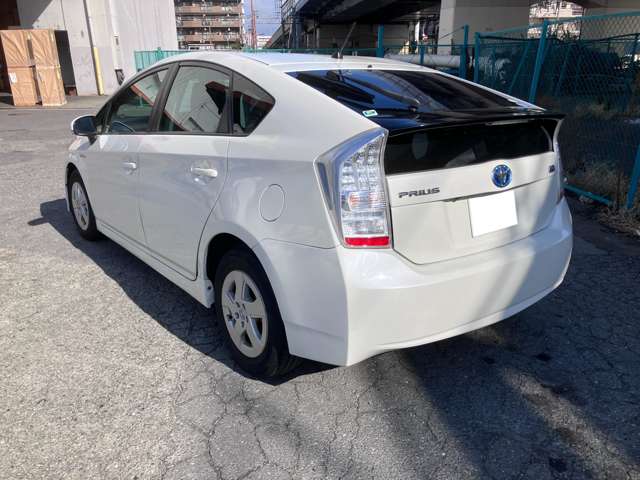 2010 Toyota Prius – thumbnail 4