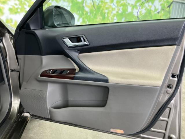 2010 Toyota Mark X – thumbnail 2