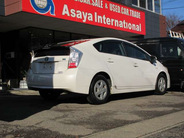 2010 Toyota Prius – thumbnail 2