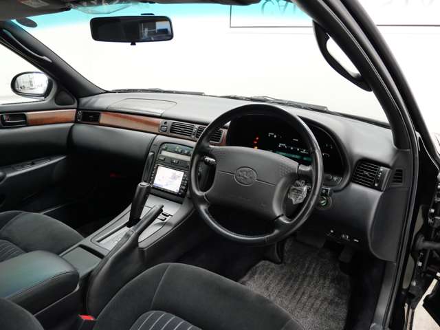 1999 Toyota Soarer – thumbnail 3