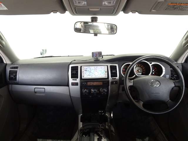 2009 Toyota Hilux Surf – thumbnail 3