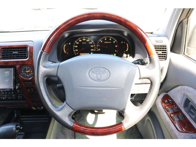 1999 Toyota Land Cruiser Prado – thumbnail 4