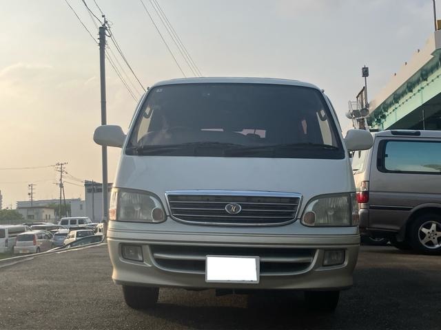 2003 Toyota Hiace – thumbnail 3