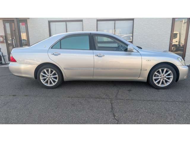 2007 Toyota Crown Royal – thumbnail 3