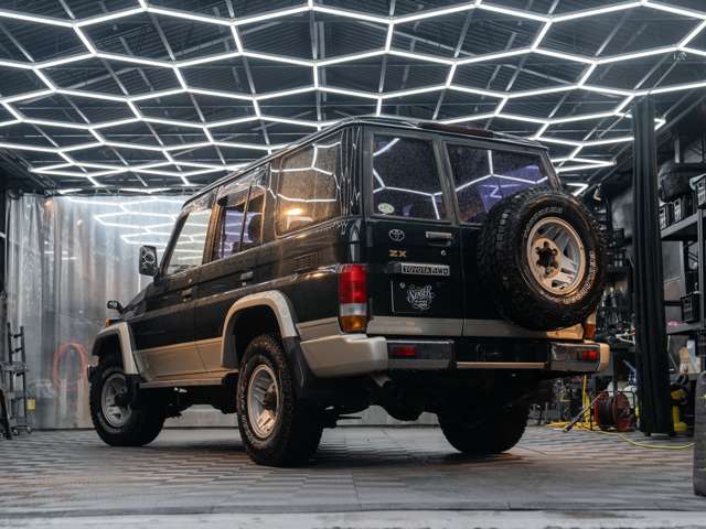1996 Toyota Land Cruiser 70 – thumbnail 4