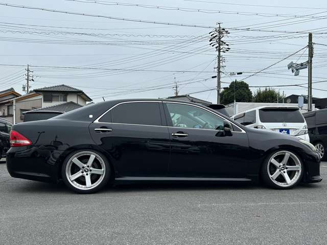 2009 Toyota Crown Athlete – thumbnail 4