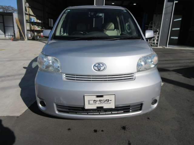 2009 Toyota Porte – thumbnail 2