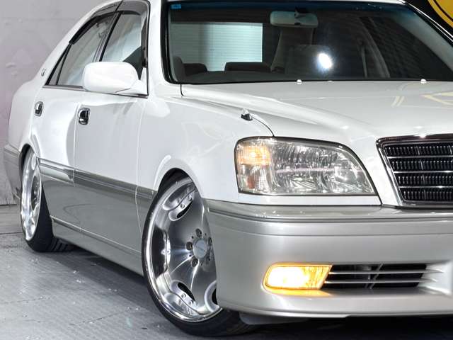 2002 Toyota Crown Royal – thumbnail 3