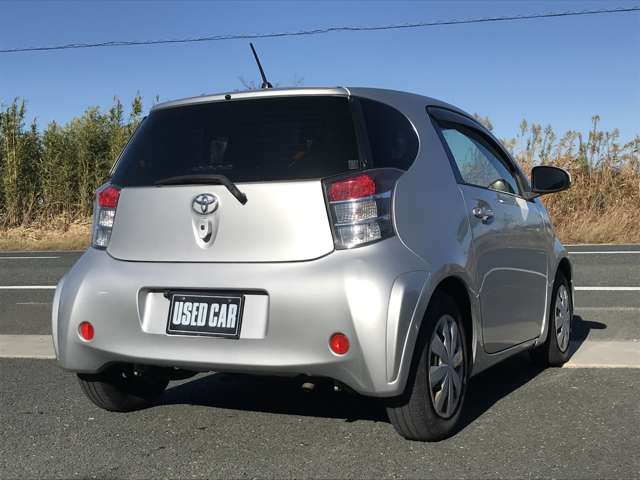 2009 Toyota iQ – thumbnail 4